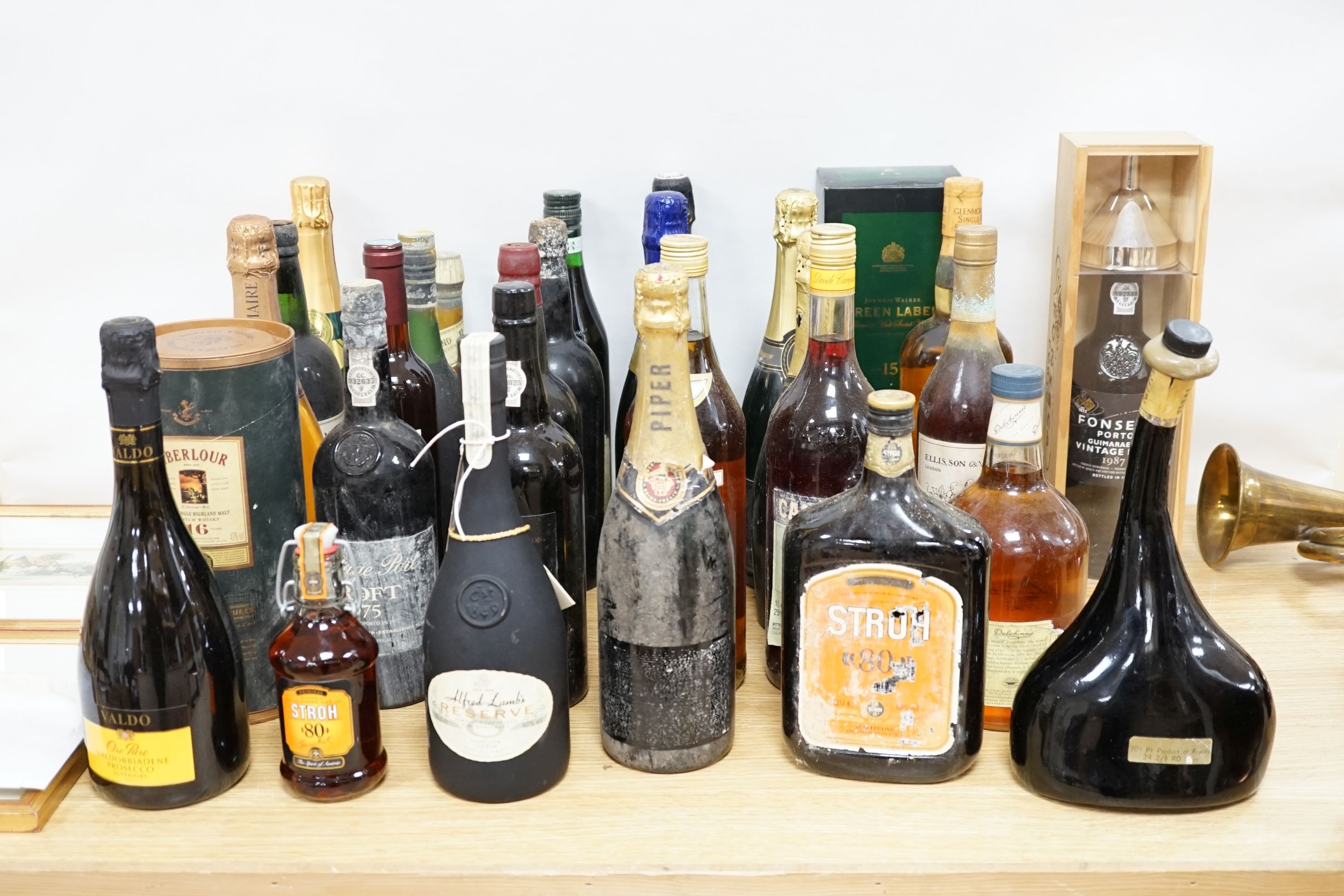 30 bottles of mixed spirits, champagnes etc including three bottles of vintage port - Fonseca 1987, Croft 1975 and Quinta da Noval 1963, Johnnie Green Label 15 year old